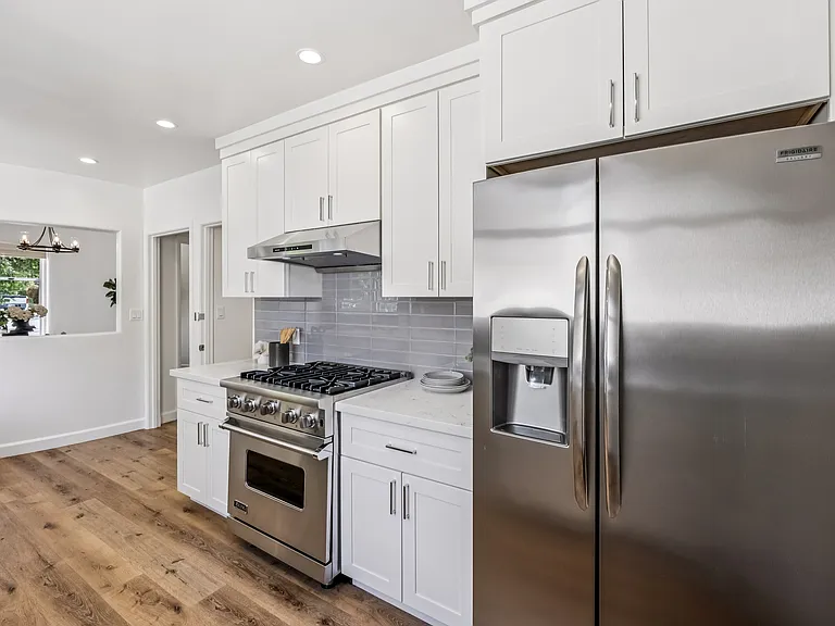610 Hillcrest Blvd — Photo 20