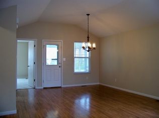 7326 SW 23rd St, Topeka, KS 66614