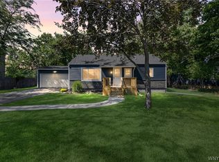 180 Summit Ave, Orchard Park, NY 14127