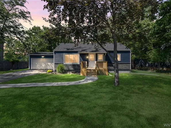 180 Summit Ave, Orchard Park, NY 14127