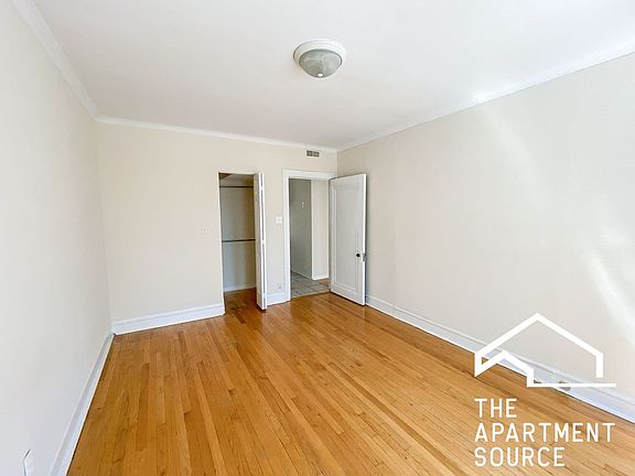 4th image of 5052 N Wolcott Ave #3