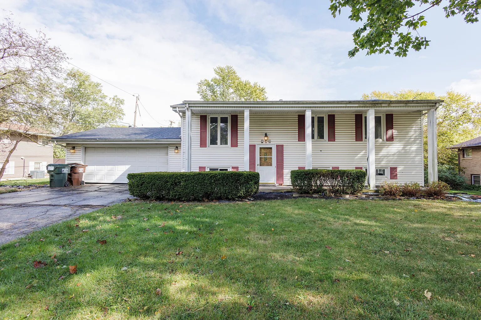 837 N Vaughn Dr photo 1