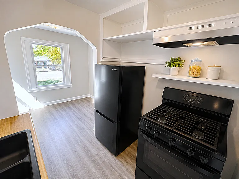3905 Millersville Dr — Photo 5