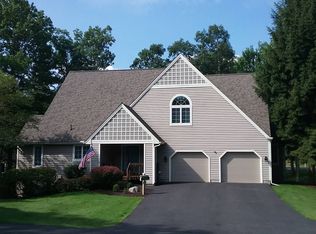 238 Woodloch Dr, Hawley, PA 18428