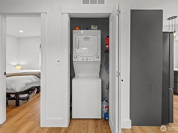 4th image of 10446 NE 110th St