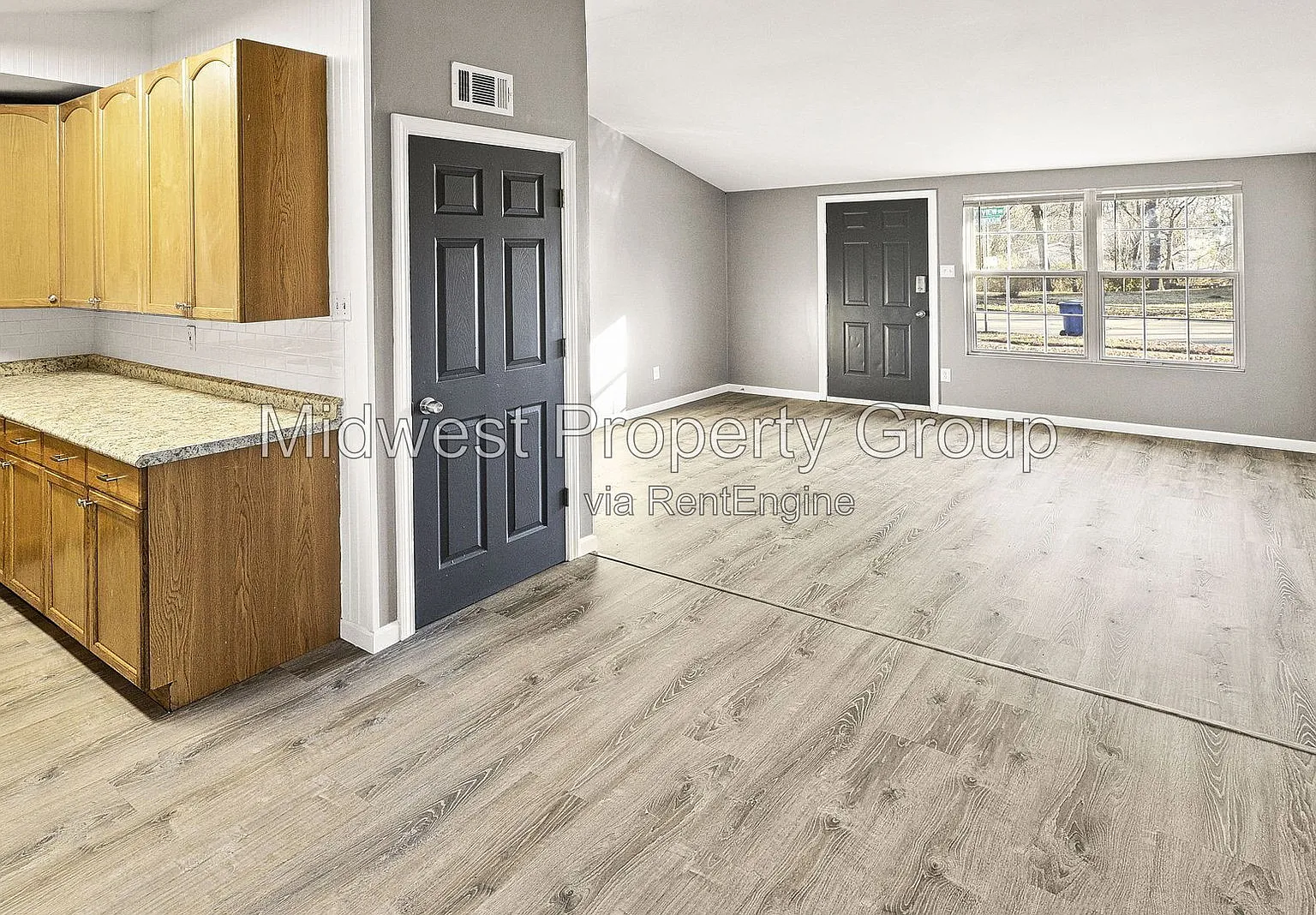 3 bed, 1.0 bath, 864 sqft, $1,325 — Photo 3