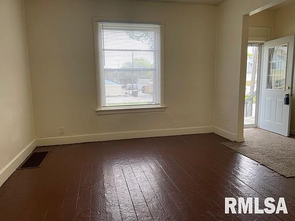 3rd image of 710-712 25th St