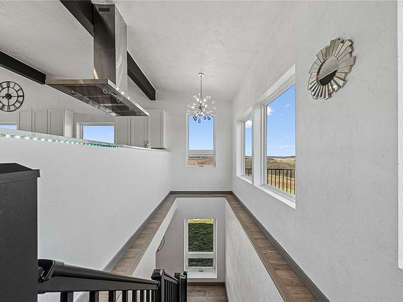 5th image of 1029 Hoffman Rd S