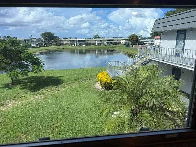1 bed, 1.5 bath, 720 sqft, $1,400 — Photo 4