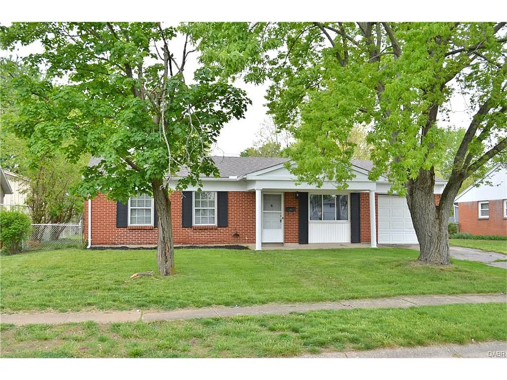 201 Stratmore St photo 1