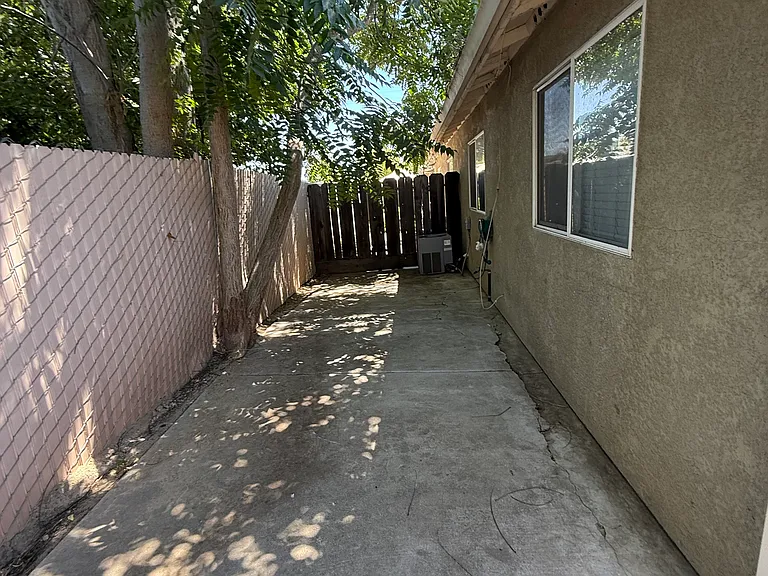 4908 Perez St — Photo 14
