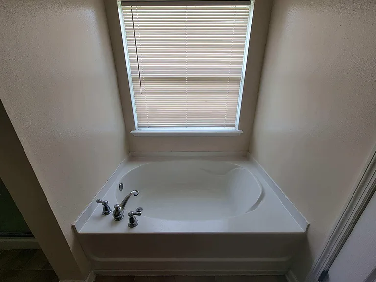 11533 Pleasant Creek Dr — Photo 16