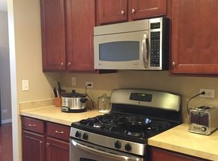 363 Bluegrass Pkwy, Oswego, IL 60543