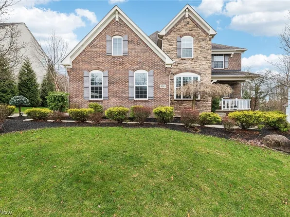 9313 W Hampton Dr, North Royalton, OH 44133