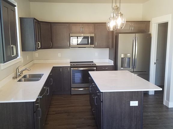 2nd image of 3050 & 3052 Golden Acres Dr