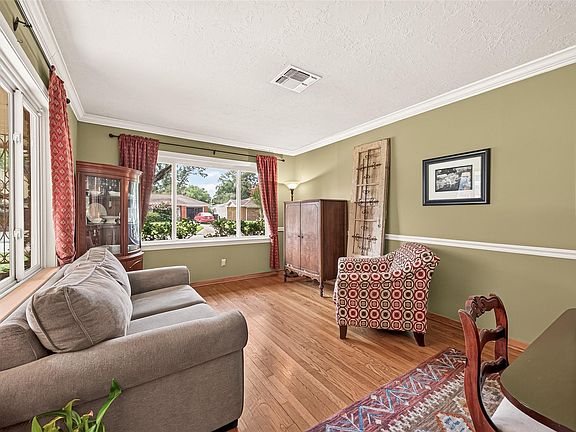4th image of 2126 Lamonte Ln