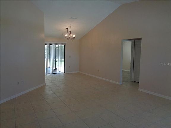 4th image of 210 Woodingham Trl