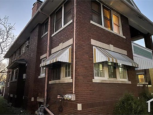 5th image of 1225 N Douglas St