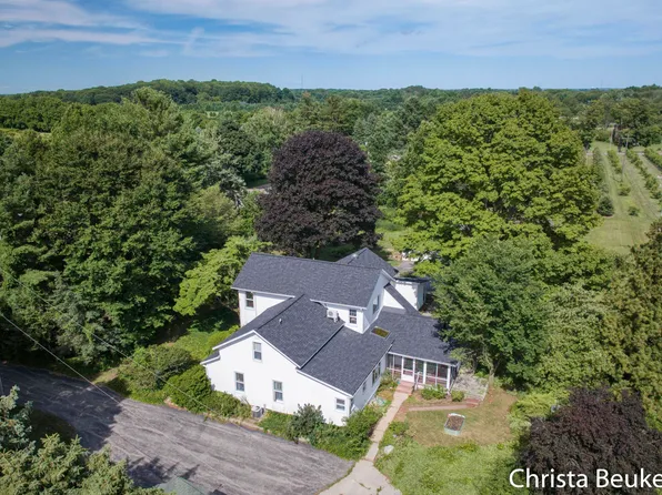 6028 124th Ave, Fennville, MI 49408