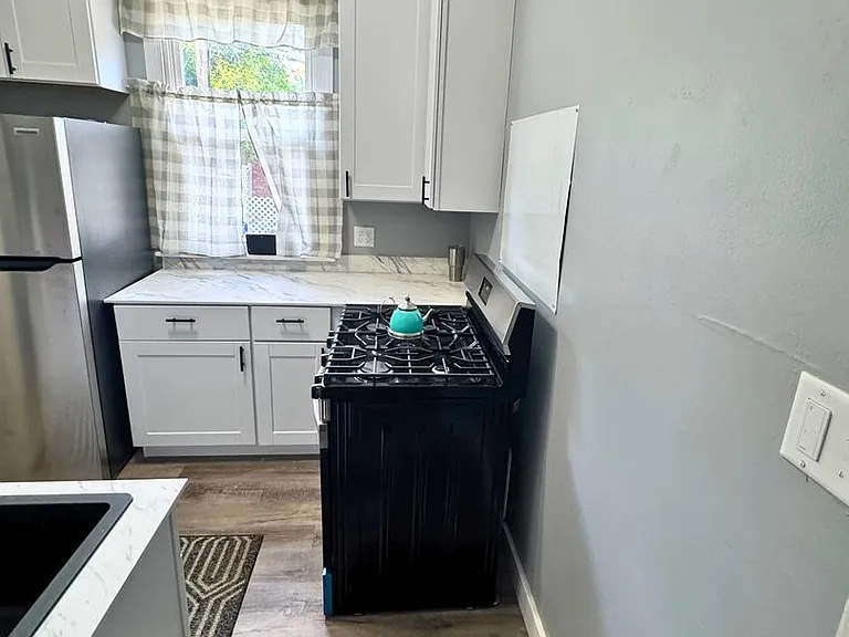 548 Radnor Ave — Photo 3