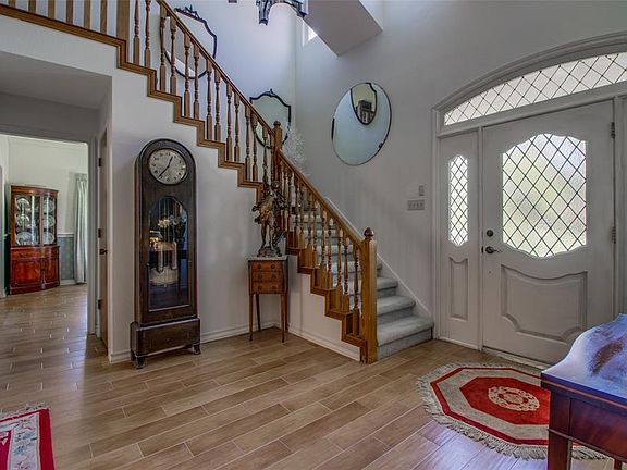 5th image of 302 Dogwood Ct
