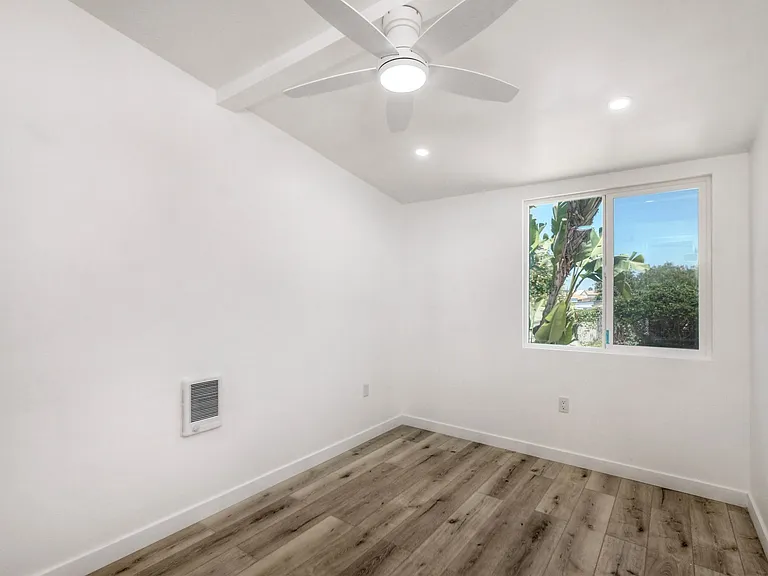 4108 Mission Ave — Photo 16