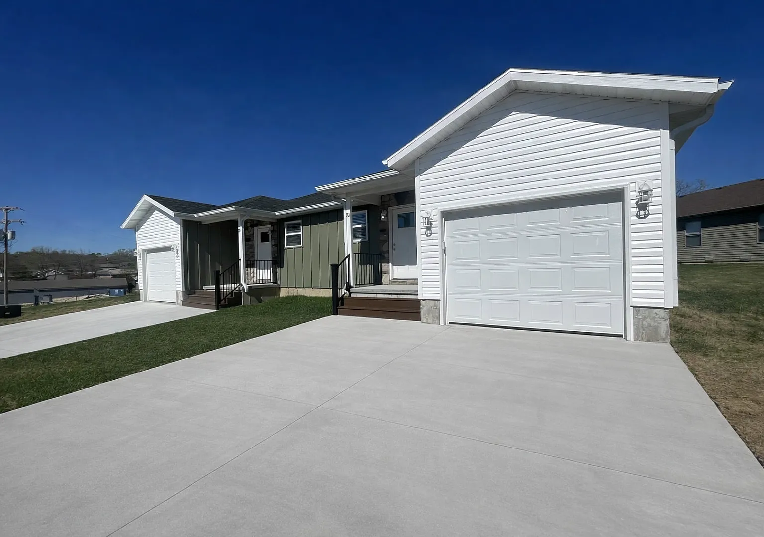 New Property Lease Up Special Brand-New 2 Bed, 2 Bath House in Kimberling City- Year Round Vacati... — Photo 1