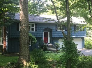 32 Powder Horn Hl, Weston, CT 06883