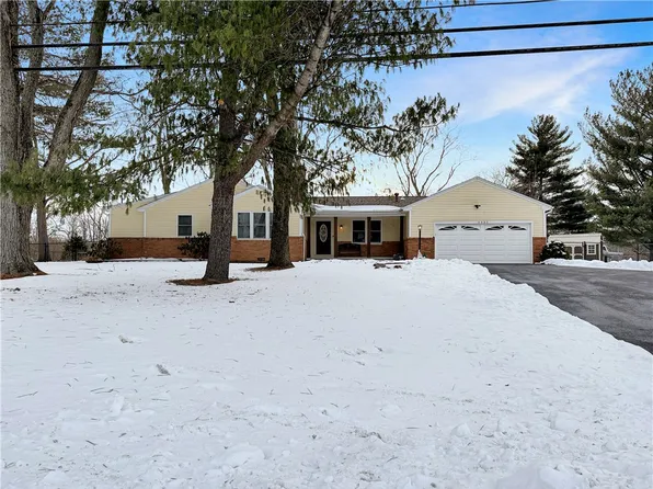 3335 S Mount Zion Rd, Decatur, IL 62521