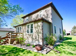 702 2nd Ave SE, Hankinson, ND 58041