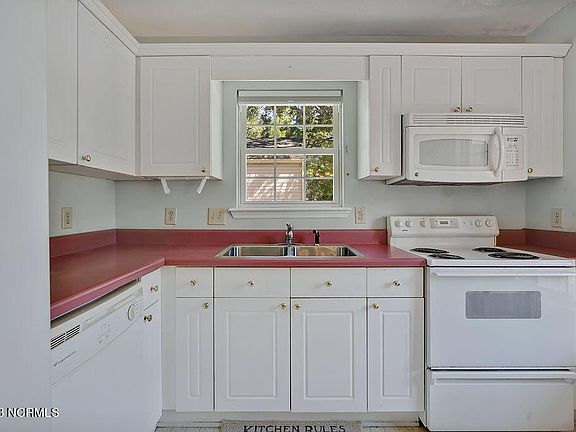 3rd image of 139 NW 5th Street