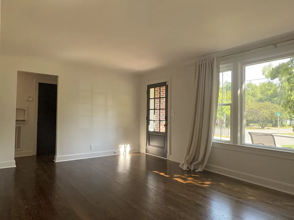 2602 W Linden Ave
