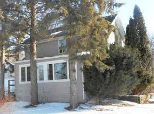 865 Armour Rd, Oconomowoc, WI 53066