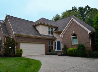 7702 Barbour Place Dr, Louisville, KY 40241