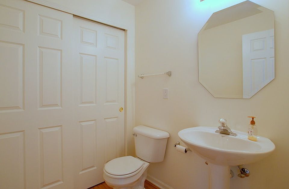 1st image of 969 Ellsworth Dr