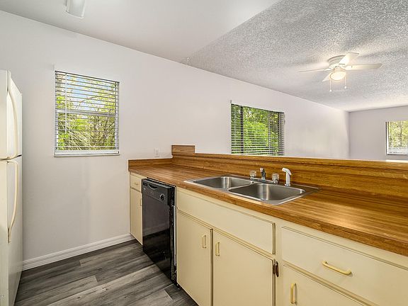 2nd image of 3527 Fox Hollow Dr #3527
