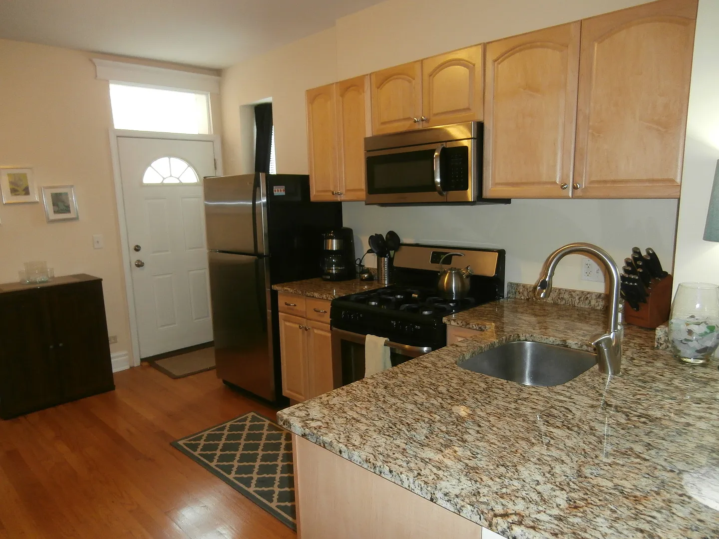 Damen Argyle, LLC — Photo 2