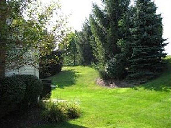 3rd image of 284 Stone Bridge Dr