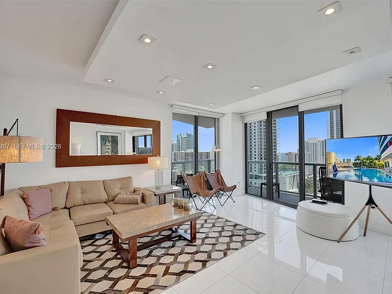 2600 E Hallandale Beach Blvd #T1902 — Photo 14
