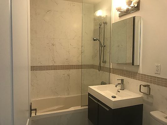 3rd image of 2311 21st Ave APT 2J