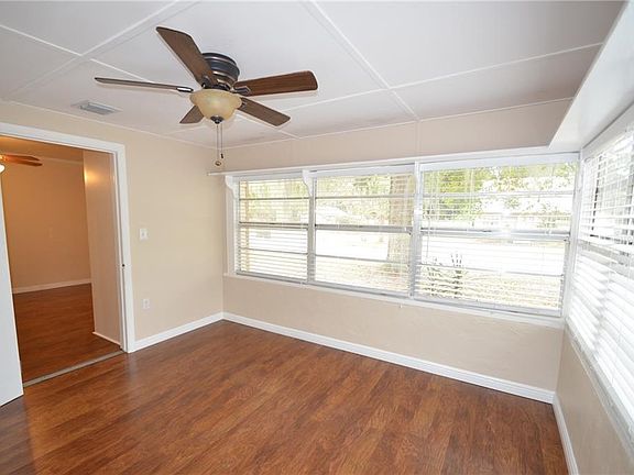 3rd image of 307 E Pine St