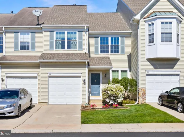 15 Barclay Ct, Bordentown, NJ 08505