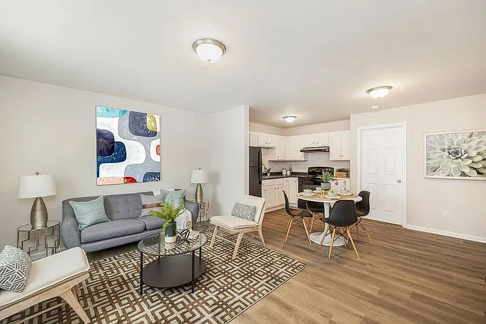 1 bed, 1.0 bath, 612 sqft, $975 — Photo 2