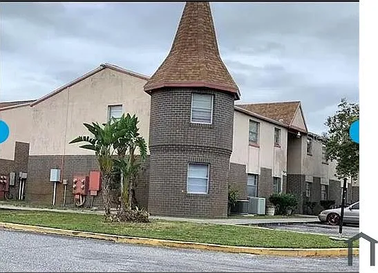 9011 Westchester Cir — Photo 3