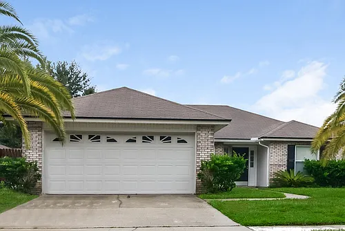 8137 Leafcrest Dr Photo 1