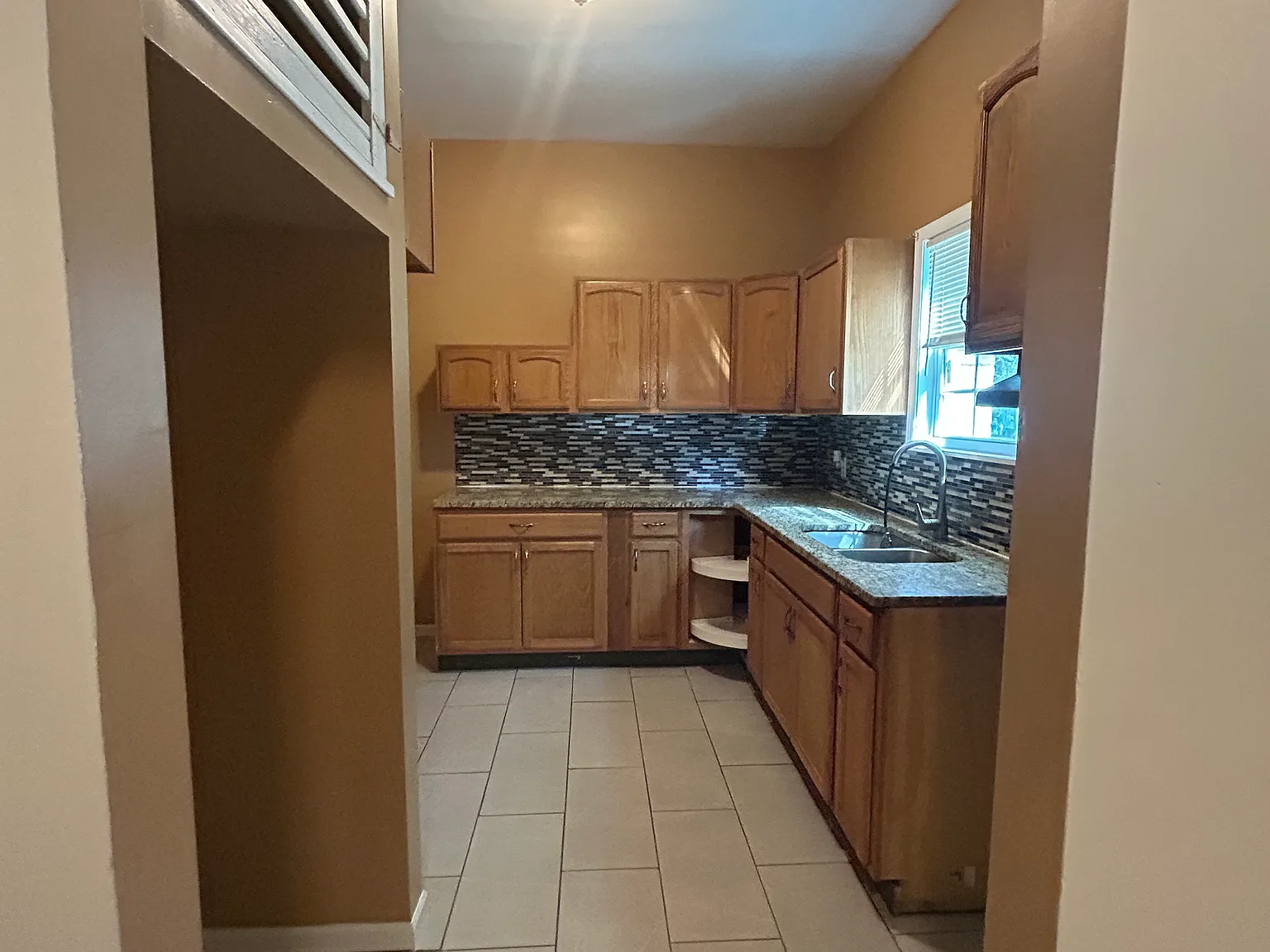 2 bed, $995 — Photo 4