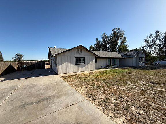 3rd image of 2109 E Dinuba Ave