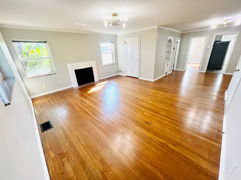 1609 Westwood Ave — Photo 2