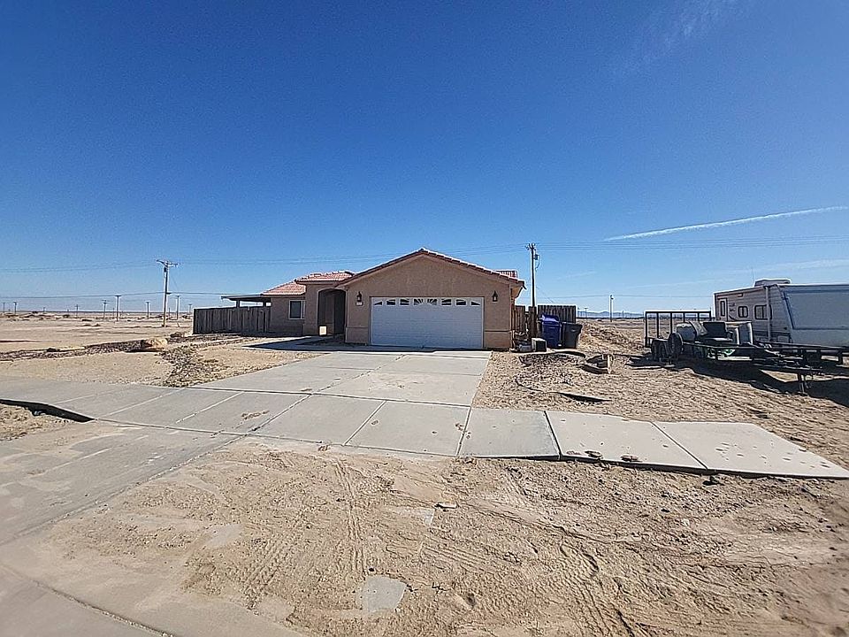 2nd image of 1365 Curtis Ave