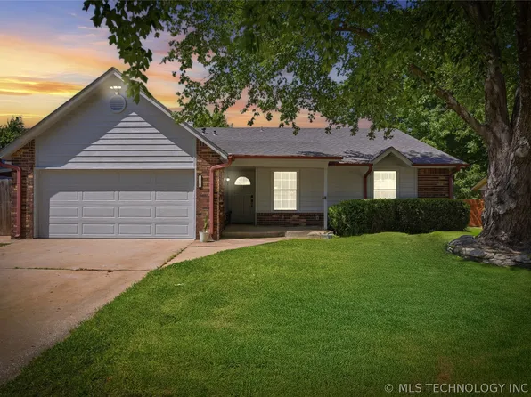 1318 W Hot Springs St, Broken Arrow, OK 74011